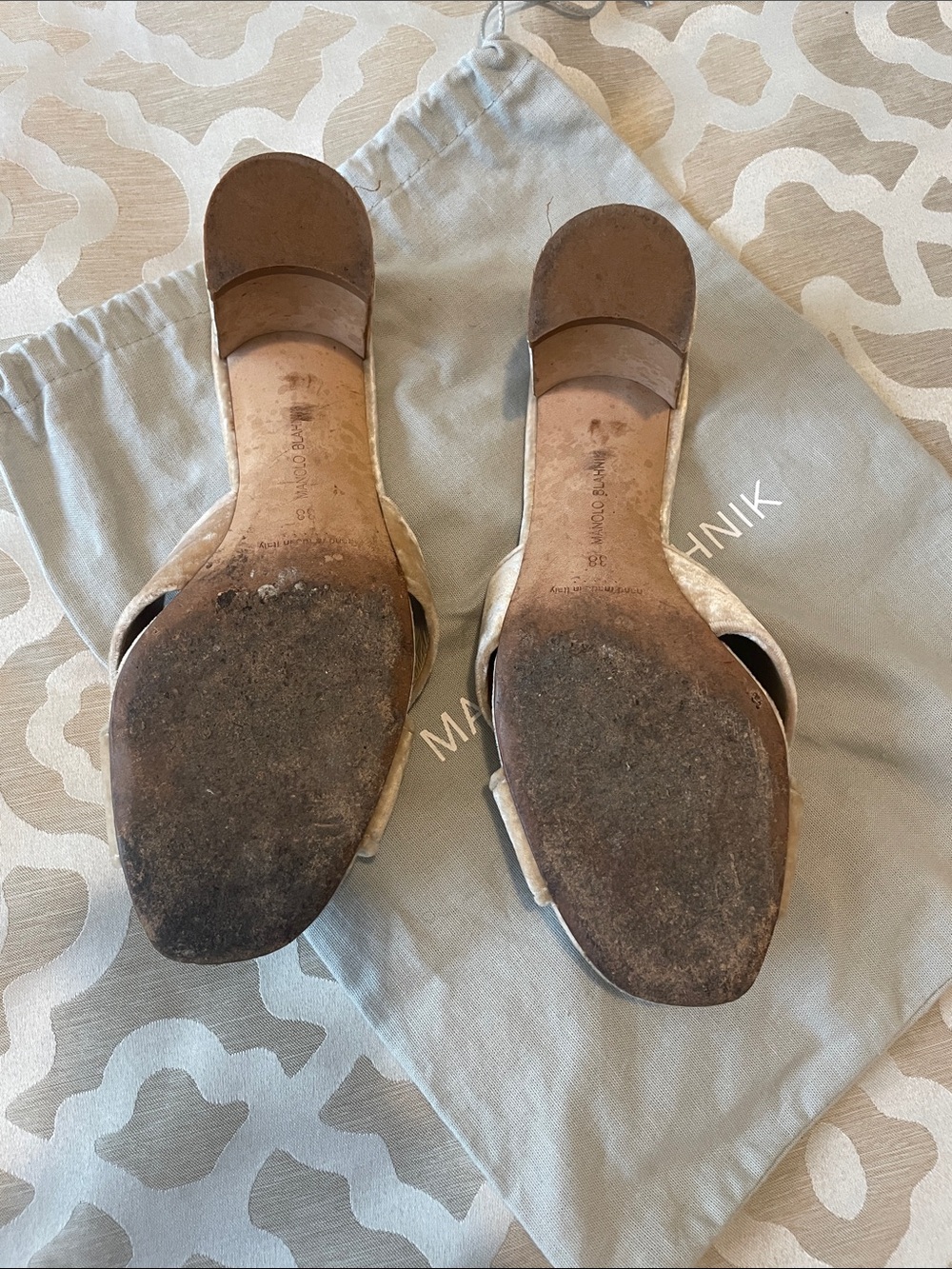 Manolo Blahnik Beige Velvet Crisscross Mules - Picture 4 of 5